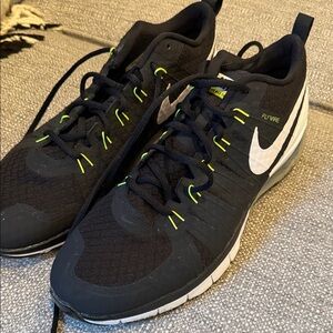 Nike Flywire Black White Neon Green Men's Low Top Athletic Sneakers